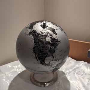 Black & Grey Globe